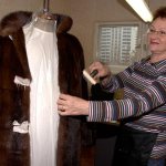 Cleaning a fur coat at home
