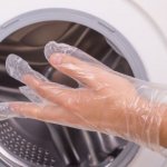 Cleaning the washing machine with Domestos